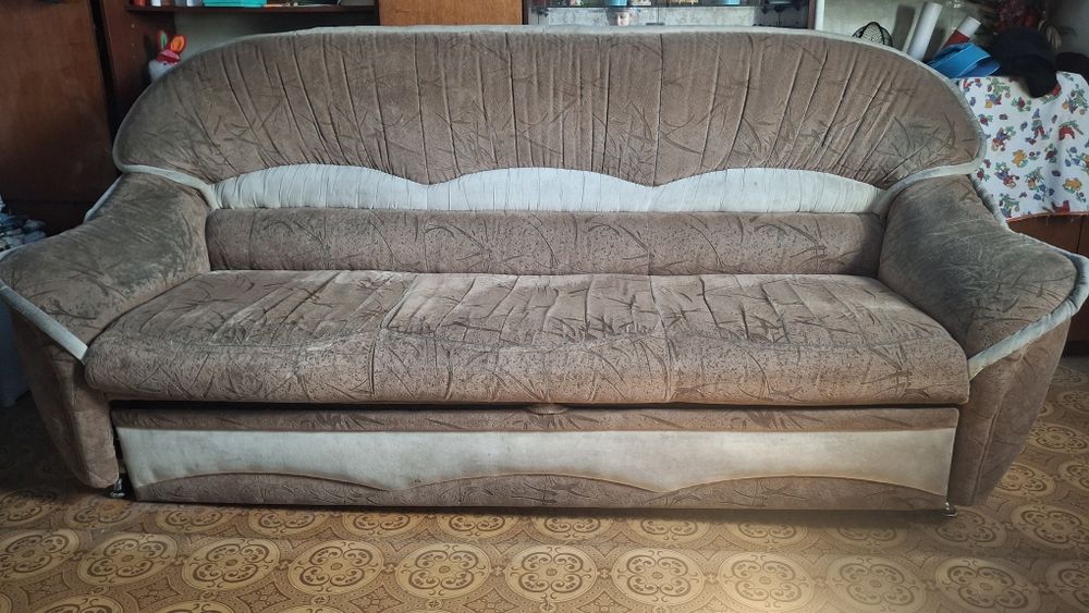 Отдам даром диван