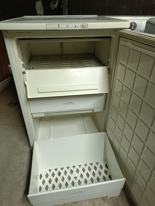 Продам Морозильник Бирюса