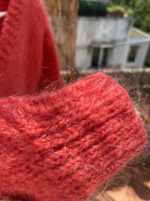 Пуловер COS, цвят корал, ХS