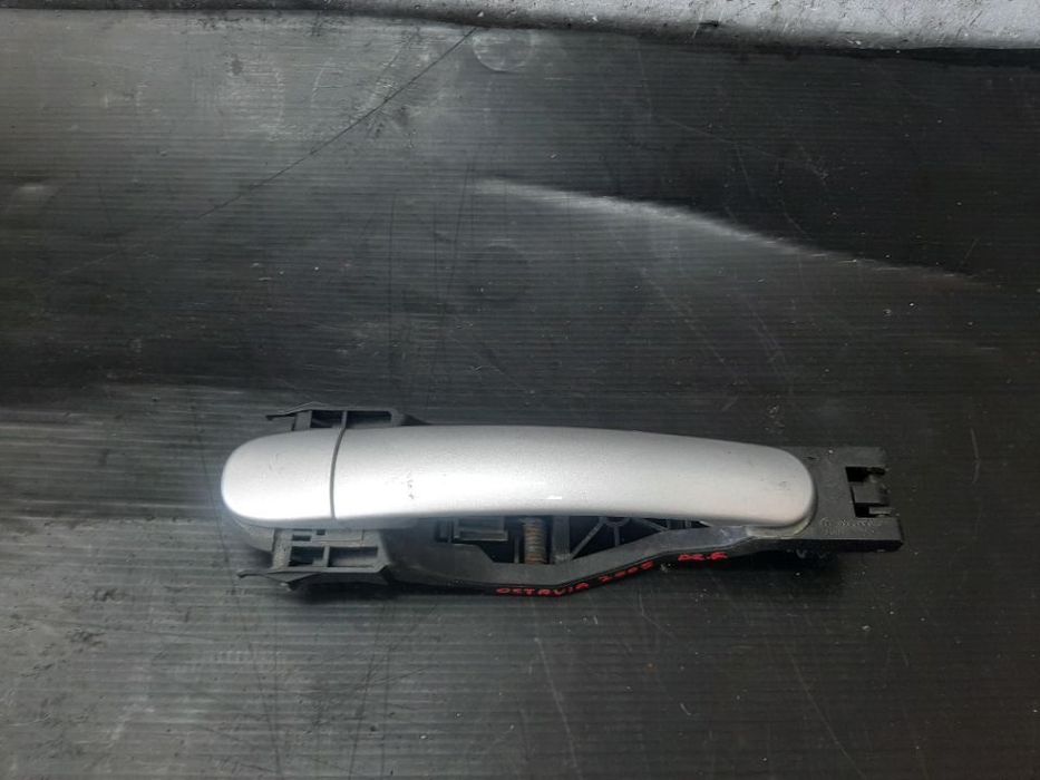 Maner exterior dreapta fata skoda octavia 2 1z3 6y0837885