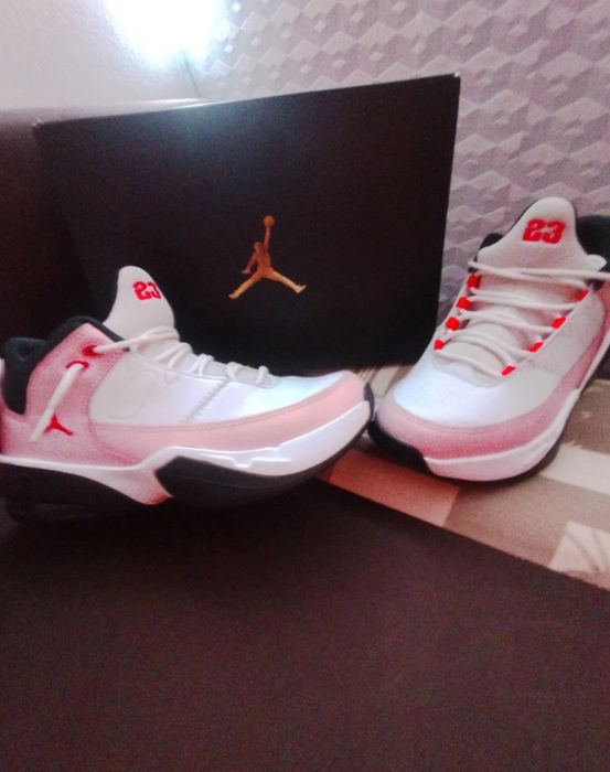 Jordan Max Aura 3 (Mesaj înainte de a comanda)