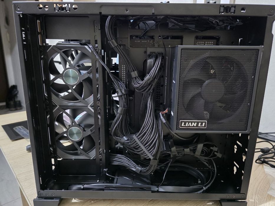 Lian LI Edge 850w Platinum