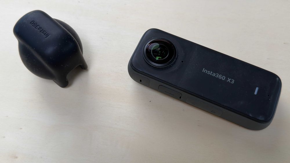 Camera 360 Insta360 X3, 5.7K, cu husa lentile