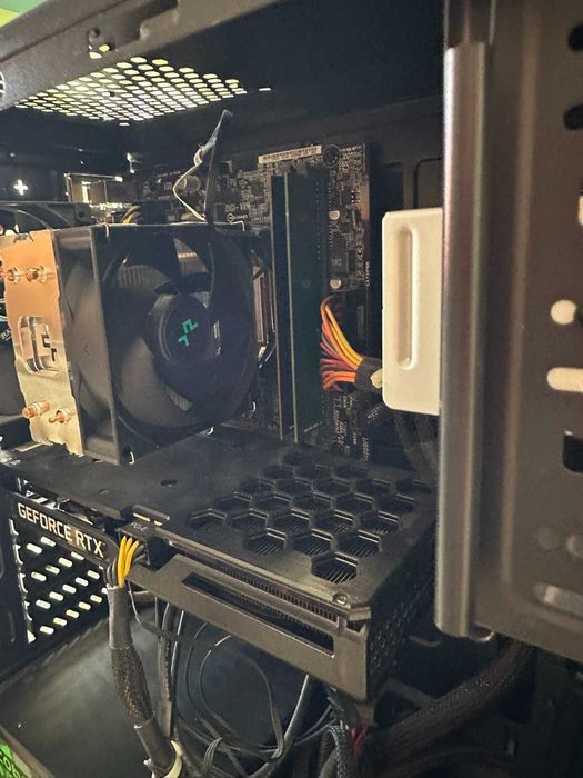 Компютър ASUS конфигурация
