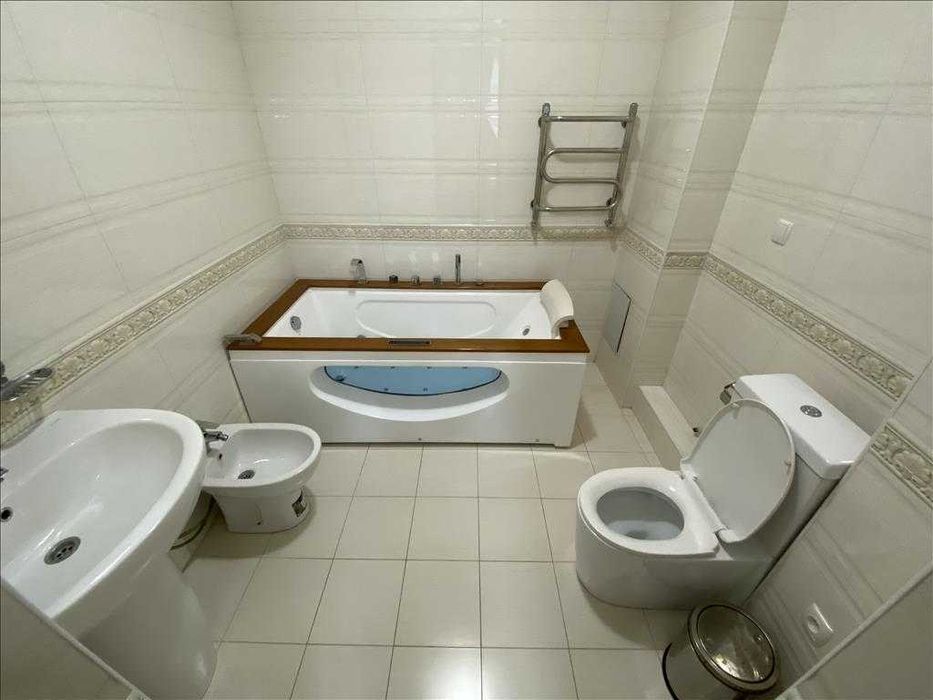 Срочно 3-ком/3/8 На Новомосковской Ор-р перекрёсток Дархан