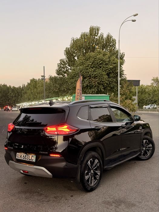 Chevrolet Tracker 2 Premier 2023-24 Full