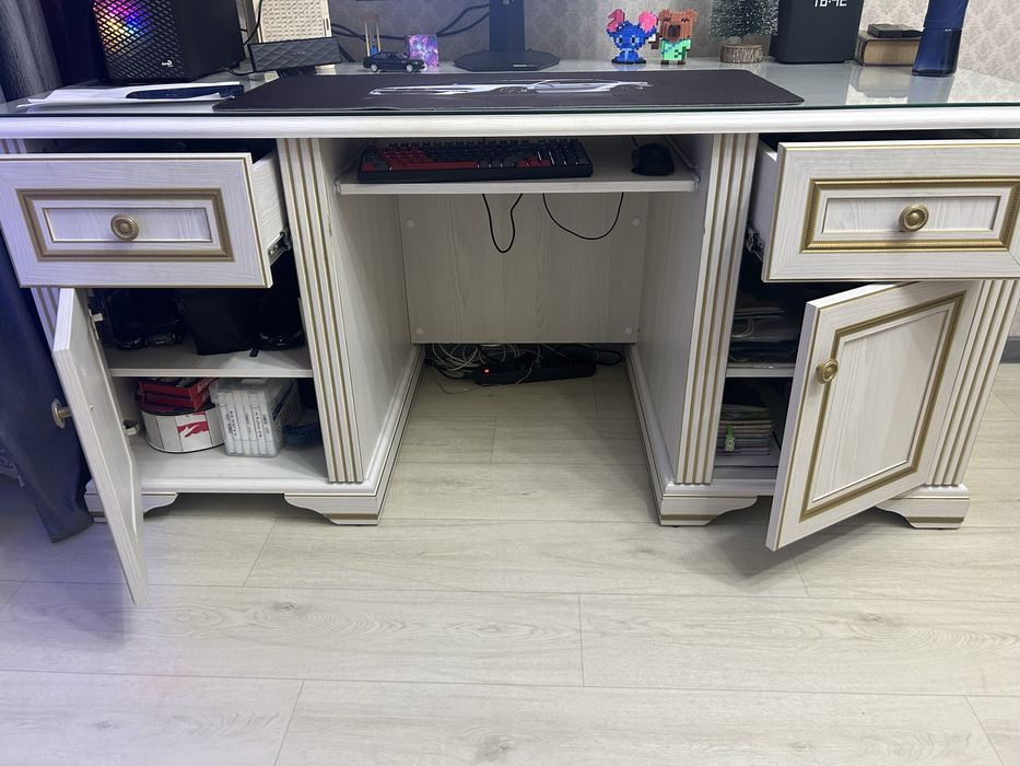 Продам письменный стол