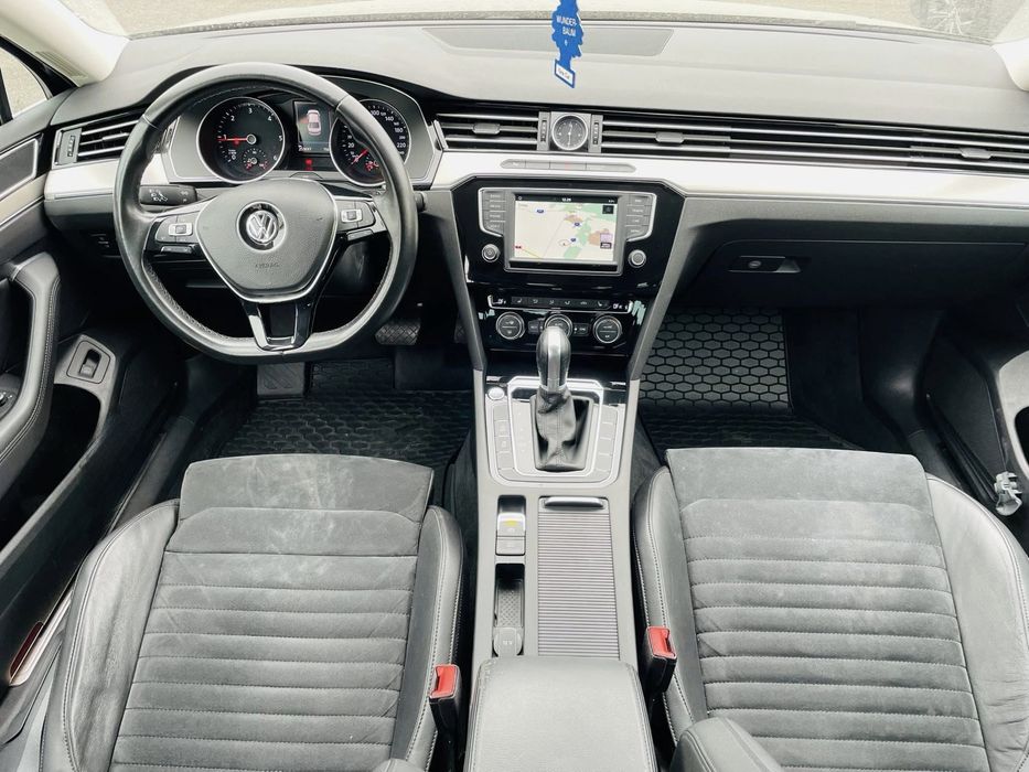 Volkswagen Passat B8 2017 Highline 2.0 TDI 190 cp DSG / 154.000 km /