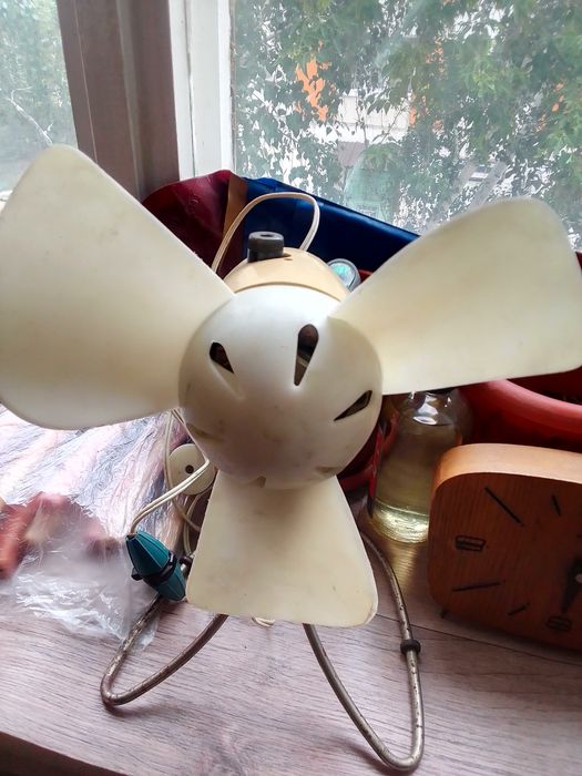 Вентилятор напольный .настольный.