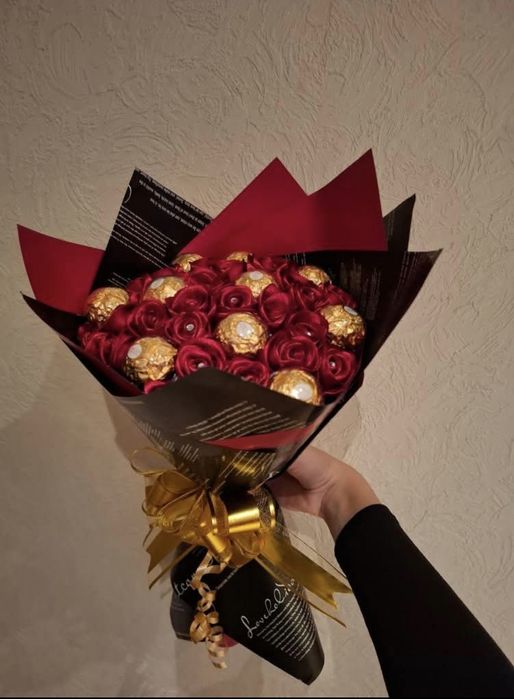 Уникален букет с бейби рози от сатенена панделка