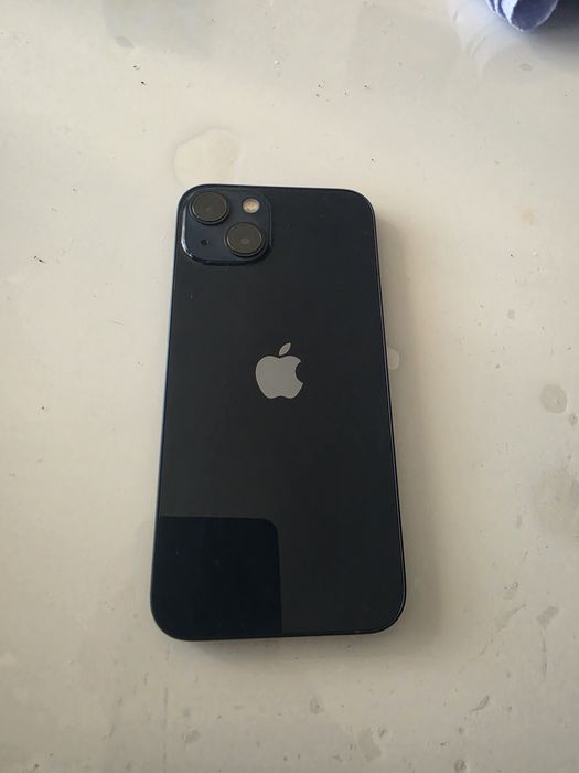 Продавам iPhone13