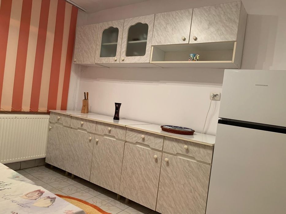 De vânzare  apartament 3 camere