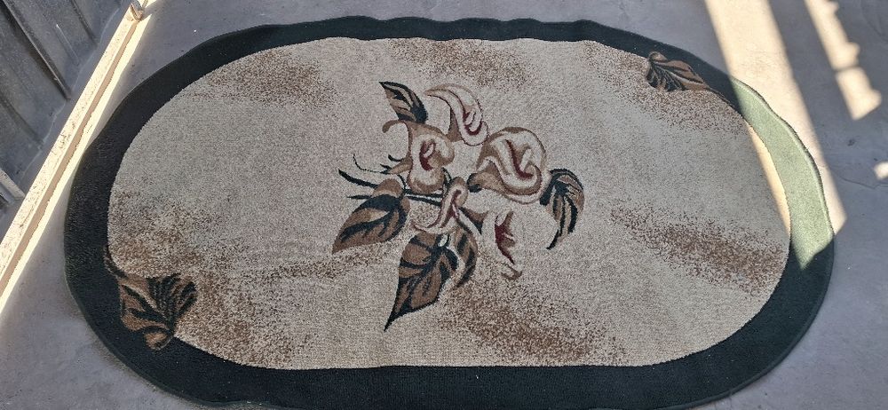 Ковёр 1.5 ×2.3 полукруглый