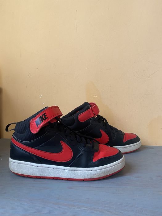 Nike кецове Черно с червено 39ти номер