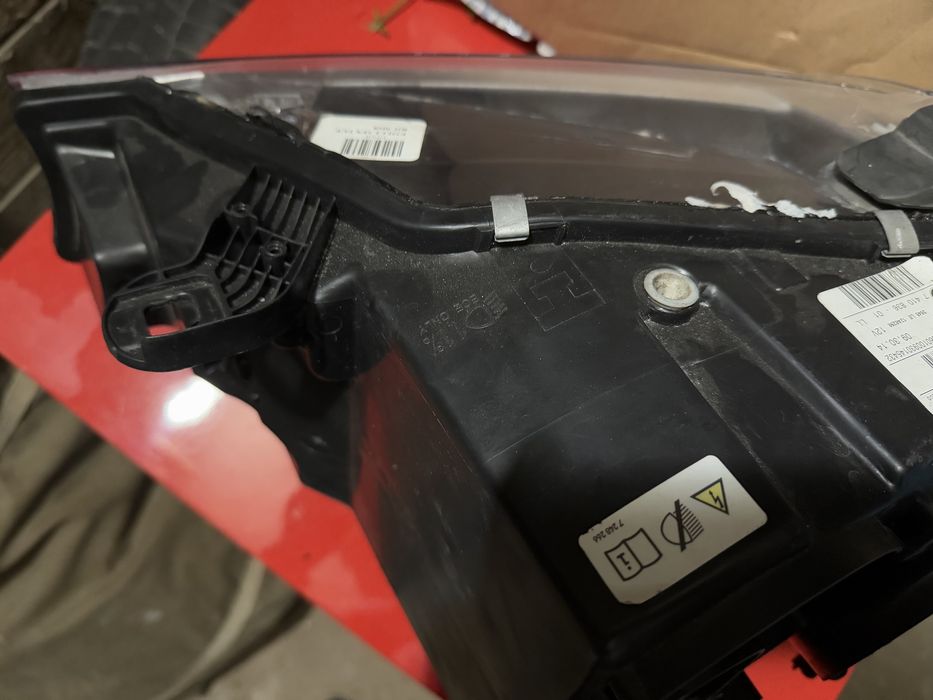 bmw x3 f25/x4 f26 LCI десен фар bixenon със завиване европейски