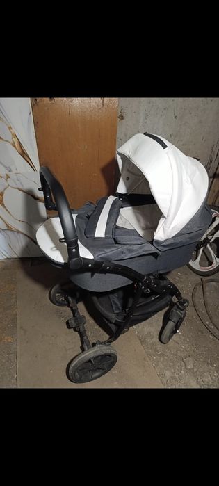 Срочно продам коляску