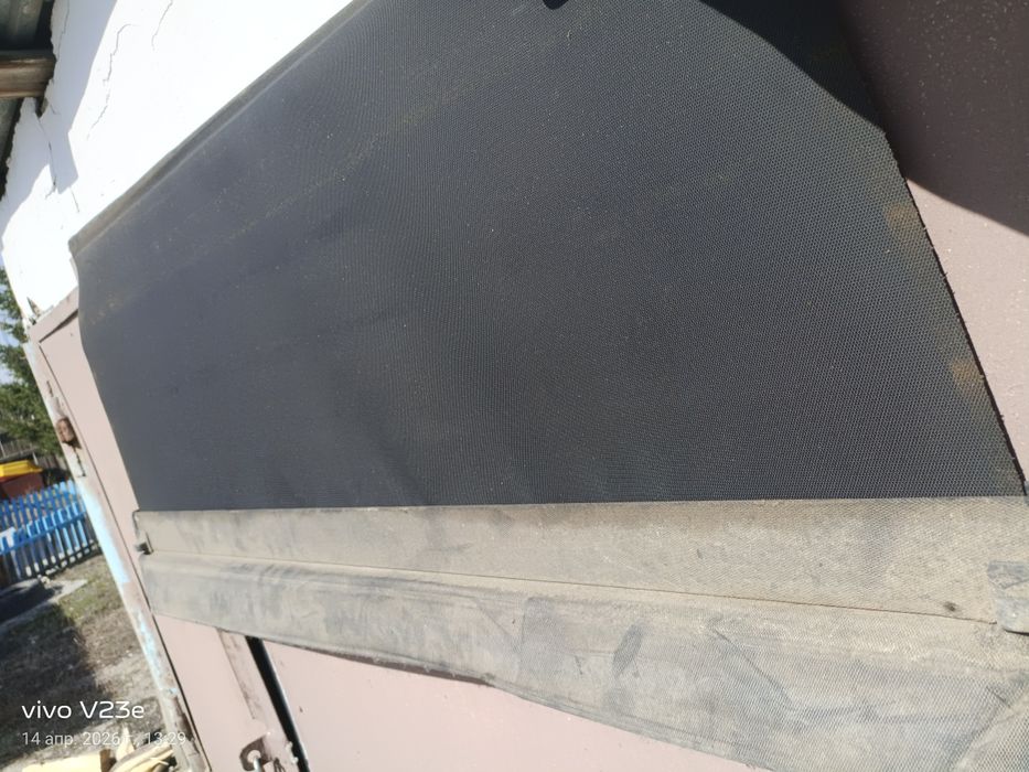 Продам заднюю полку на audi 100 c4 a6 c4