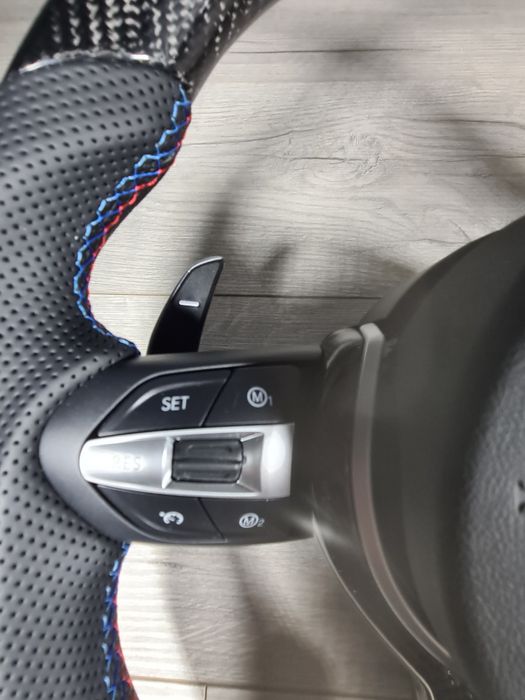 Volan-Carbon-Bmw-Seria-5-6-7-F10-F11-F06-F12-F01-F02-F07-F90-M5-M6-Nou