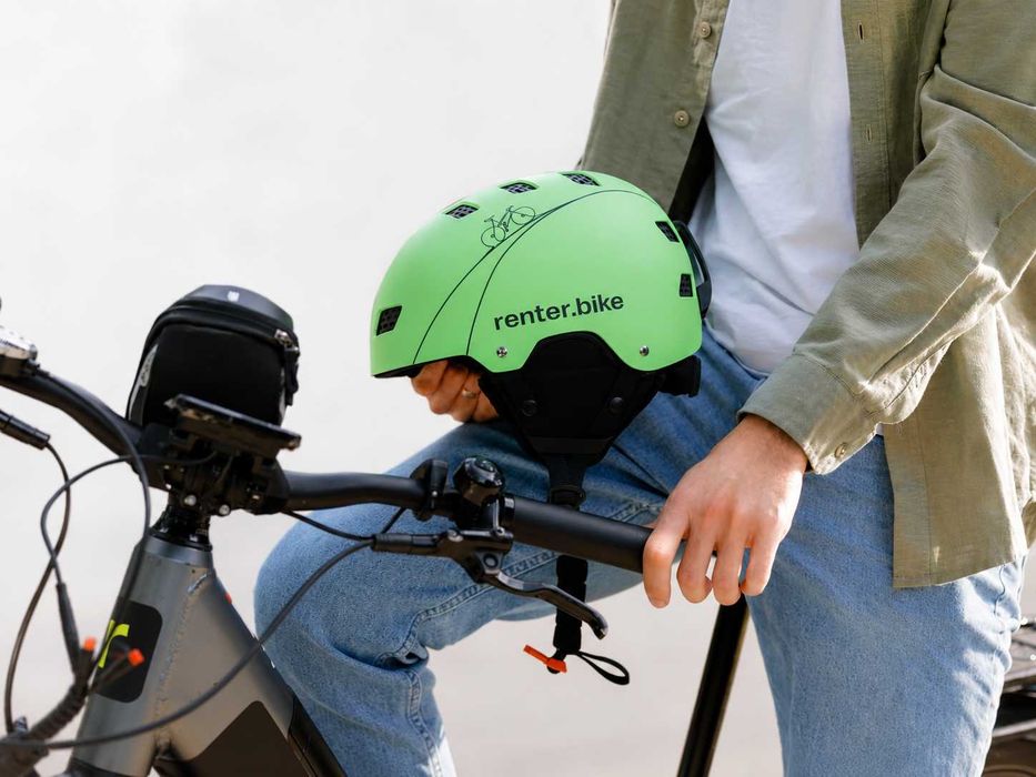 Se vinde cască bicicletă pentru protecție I renter.bike - 100 lei