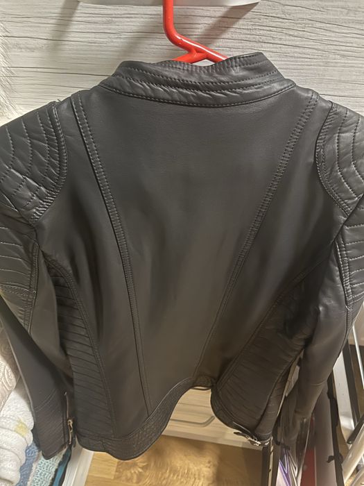 Дамско кожено яке