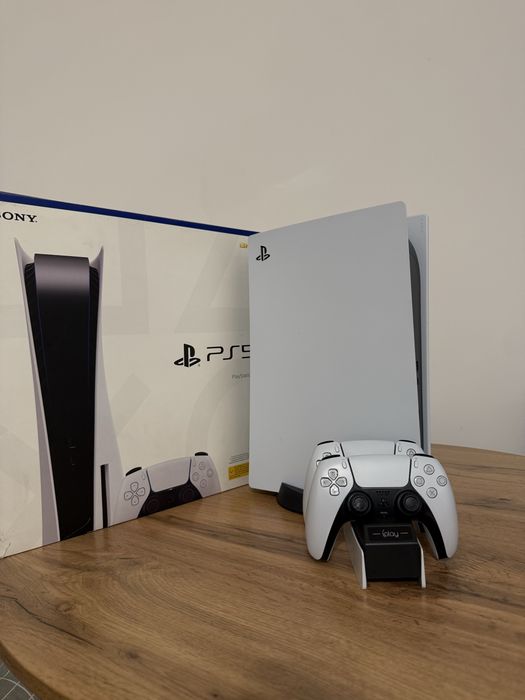 Sony PlayStation 5 CFI-1208A + 2 DualSense + игры
