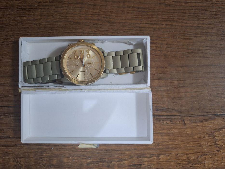 Часовник Дизел DZ5303