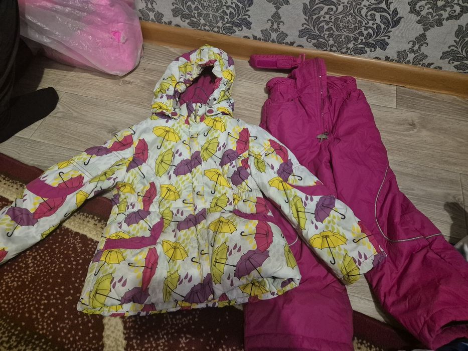 Отдам бесплатно для девочки 3-5 лет