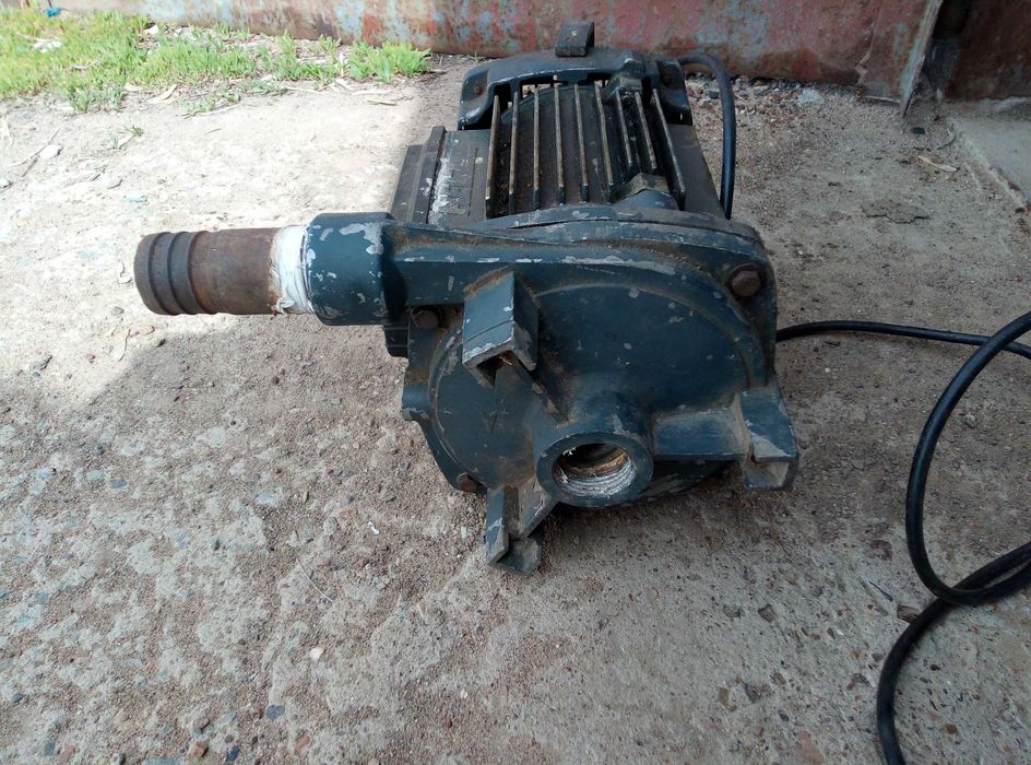 Водяной насос для колодца