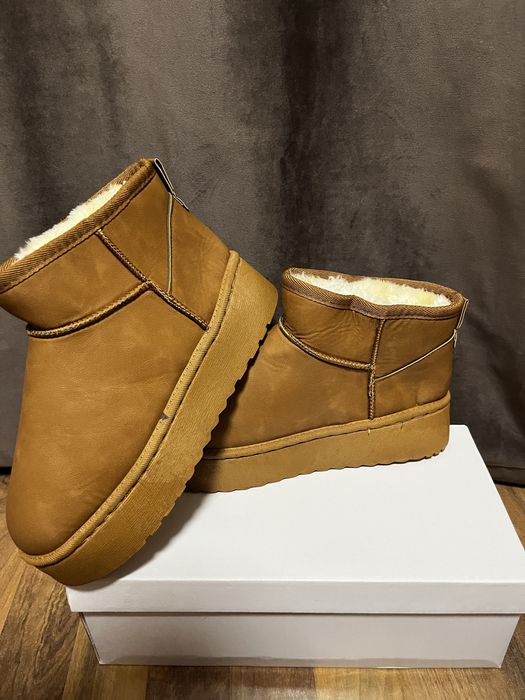 Incaltaminte tip UGG