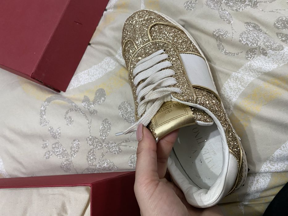 Adidasi valentino originali