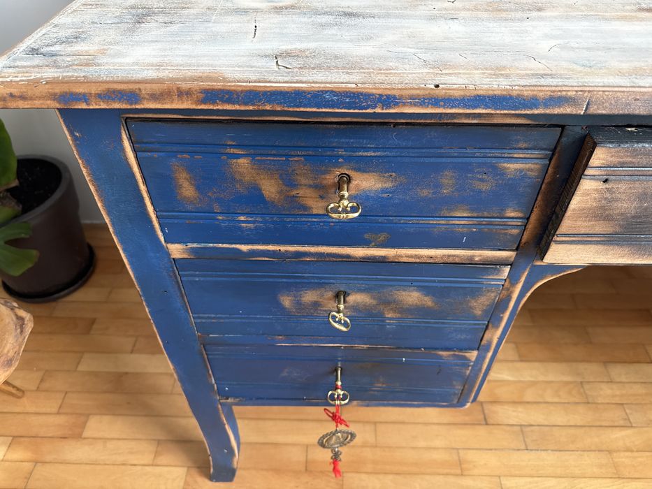 Артистично бюро масив