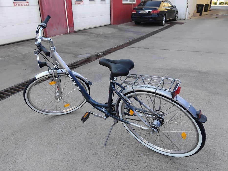 Vând bicicleta din aluminiu pentru damă