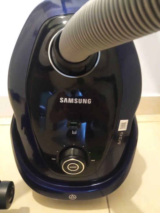 Vând aspirator Samsung + 3 saci