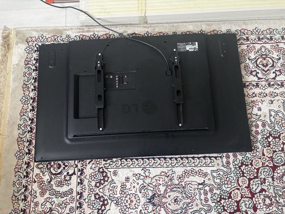 Телевизор LG 30000