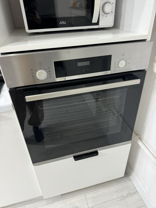 Продам духовку встроенную