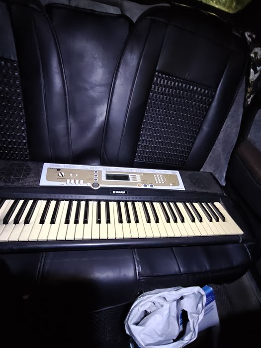 Продам синтезатор yamaha