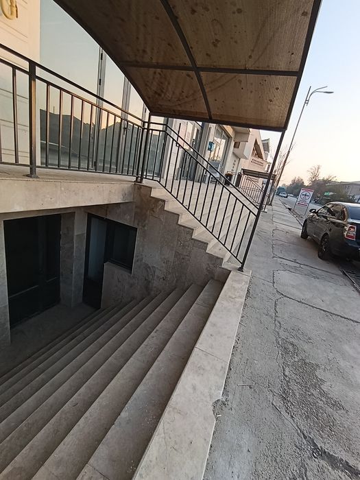 Под офис жой ижараша берилади