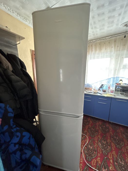 Продам холодильник