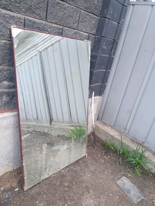 Большое зеркало на весь рост