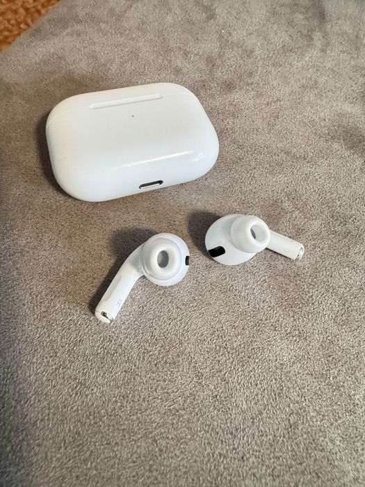 Apple AirPods Pro v1