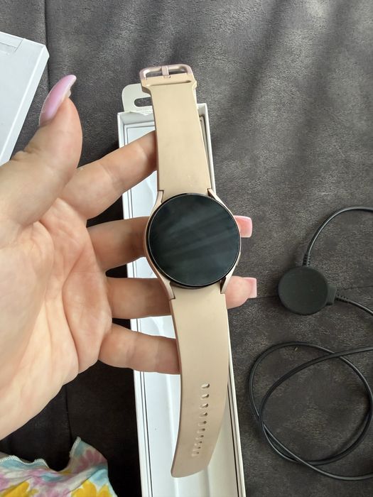 Смарт часы Galaxy Watch4