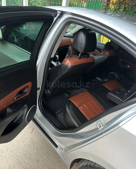 продам машину шевролет круз