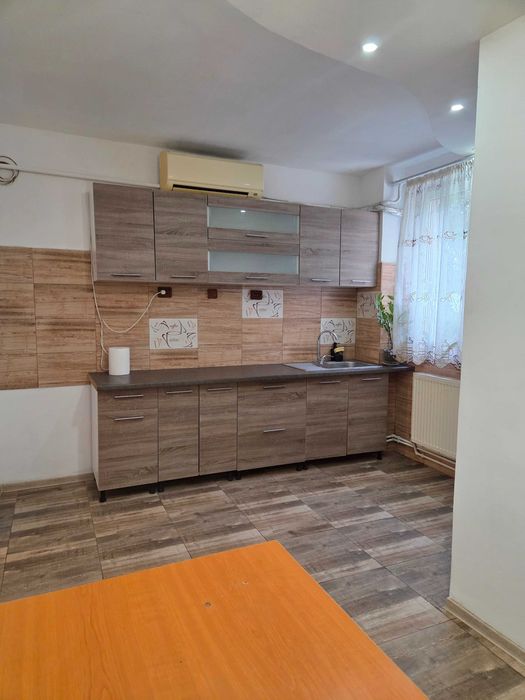 Apartament cu 3 camere