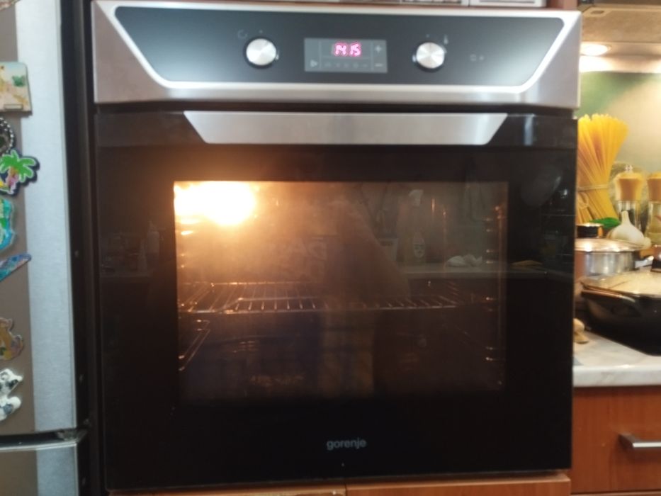Продавам фурна за вграждане Gorenje BO 7310 BX