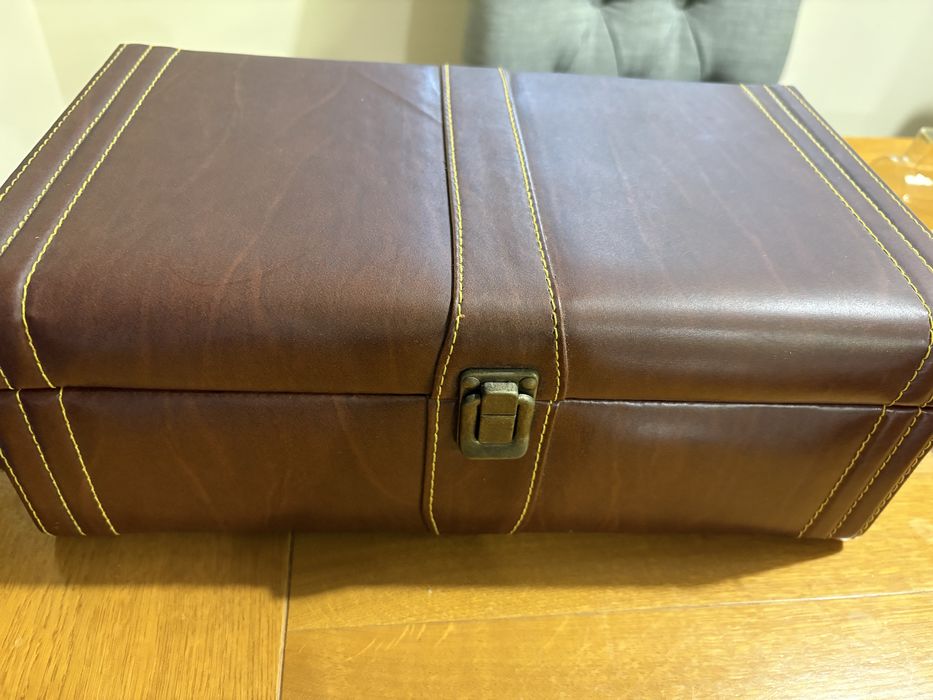 Кутия за вино с аксесоари Vertini