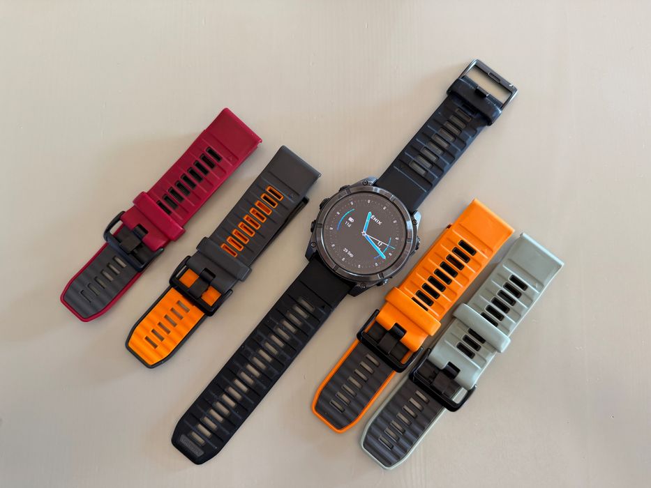 Garmin Fēnix 8 AMOLED Sapphire 51 mm, ramă Titanium DLC