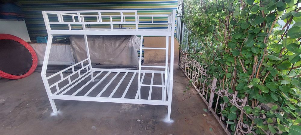 Кровать двухъярусная