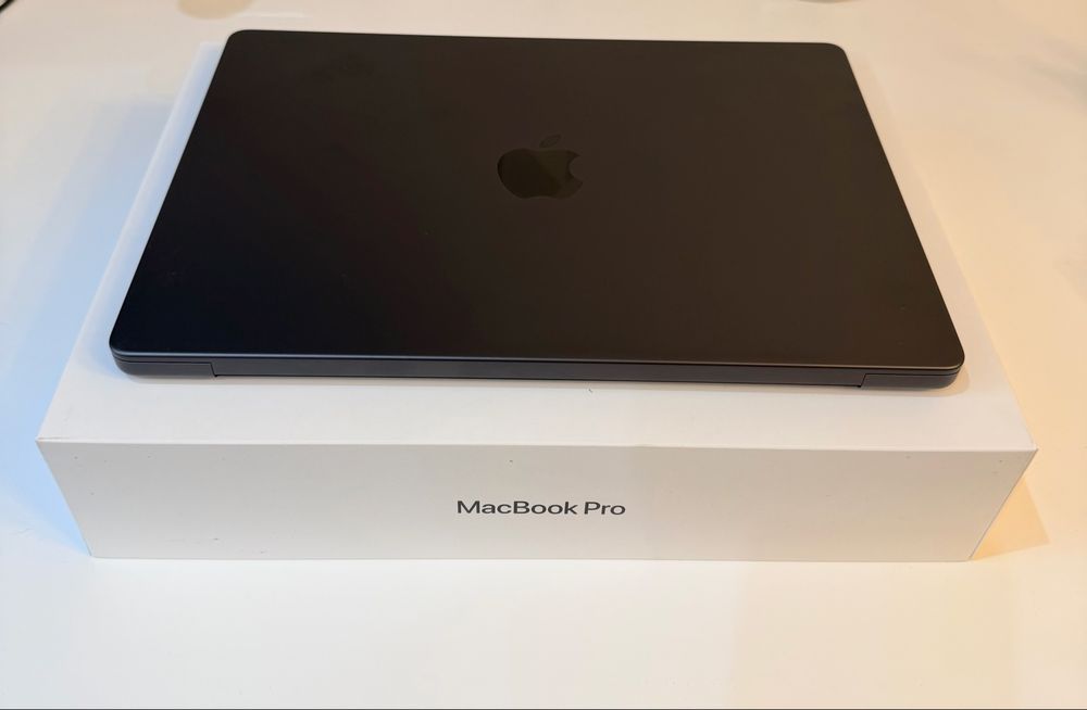 Macbook Pro M4 14 inch