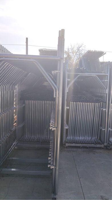 Schela metalica zincata 11,22€ / m2 fara podine 16€ cu 1 podina