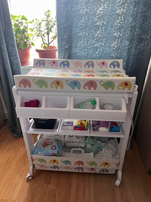 Mappy 2 în1 Măsuță de înfășat+ cadă bebe